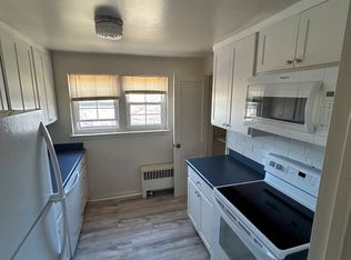 25A Arnold Way, West Hartford, CT 06119