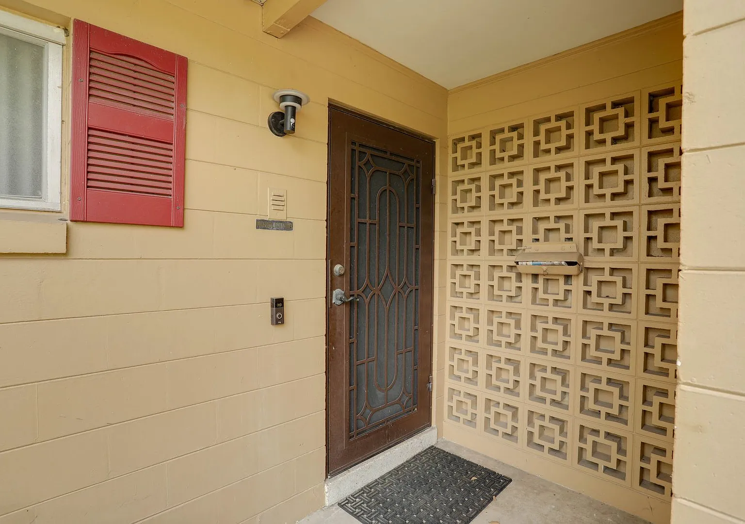 627 Macarthur Dr — Photo 4