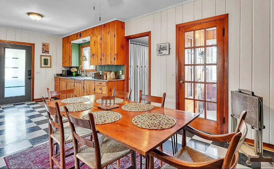 Large Kitchen!