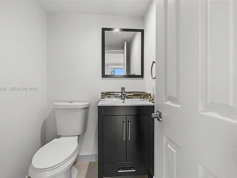 2457 Collins Ave #307 — Photo 8