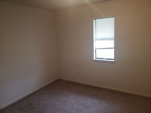 4th image of 106 Tangerine Dr