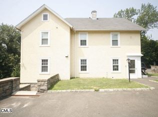 45 Garibaldi Ln, New Canaan, CT 06840