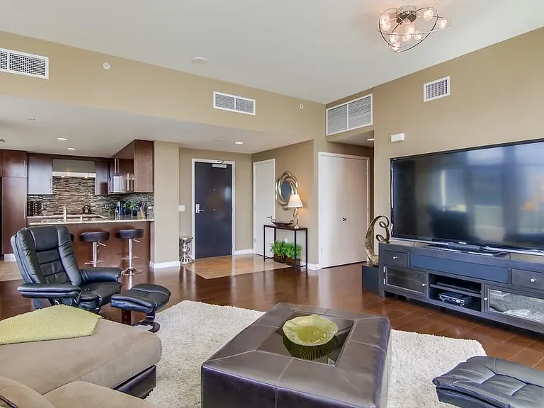1262 Kettner Blvd #606 — Photo 3