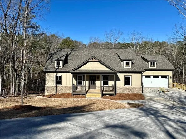109 Maple Ct, Waleska, GA 30183