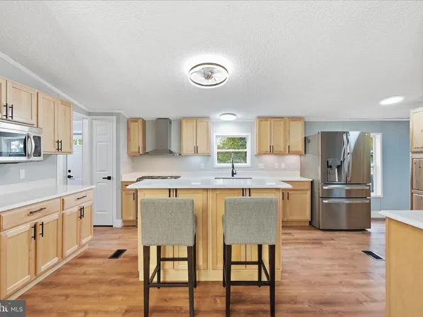 415 Dutch Dr, Lothian, MD 20711