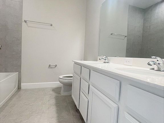 4th image of 8321 Greenway Ave