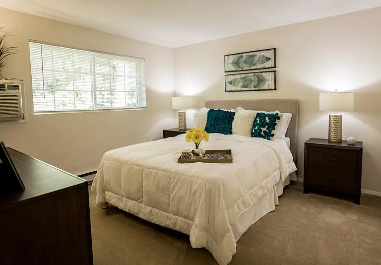 Country Glen Apartments — Photo 14