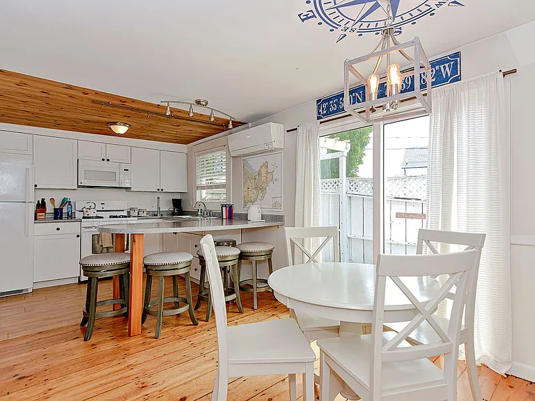 58 Eastern Point Rd — Photo 5