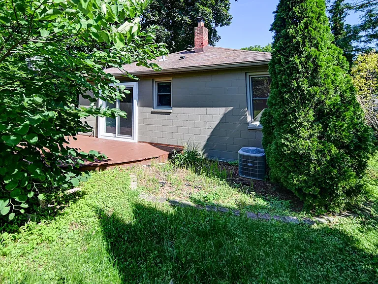 1404 Wyldhaven Ave — Photo 31