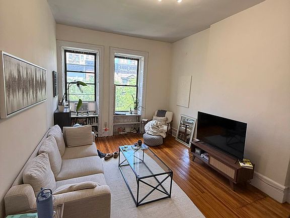 2nd image of 40 W 89th St APT 5A