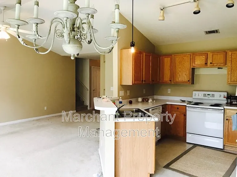 776 Waterbrook Ln — Photo 6