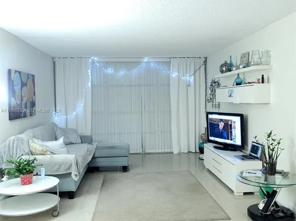 601 Three Islands Blvd APT 511, Hallandale, FL 33009