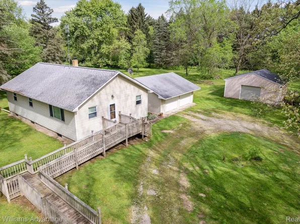 274 W Newark Rd, Lapeer, MI 48446