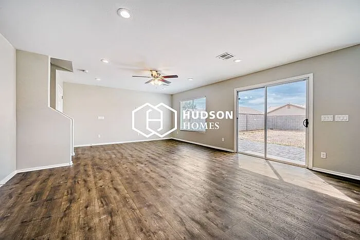 5638 S 10th Dr — Photo 5
