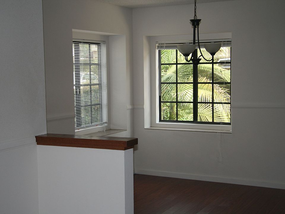 2nd image of 1231 Whittier Ave