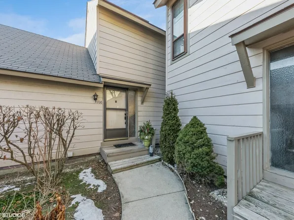 706 Colby Ct, Gurnee, IL 60031