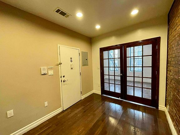 4th image of 800 Macdonough St APT 2B