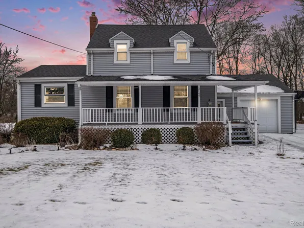 2142 Bernice Ave, Flint, MI 48532