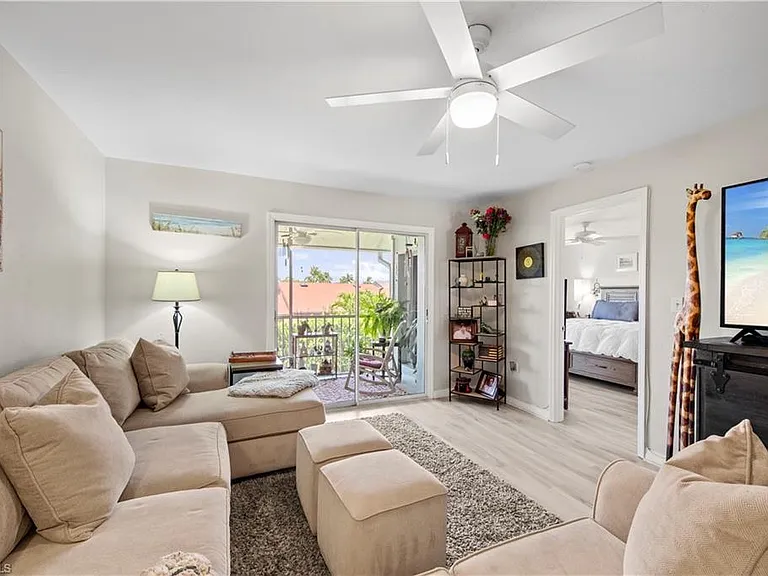 154 Cypress Way E #7 — Photo 2