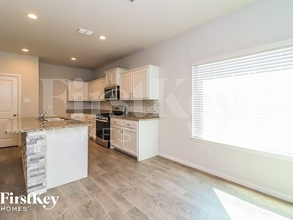 4th image of 2212 Blythwood Trl