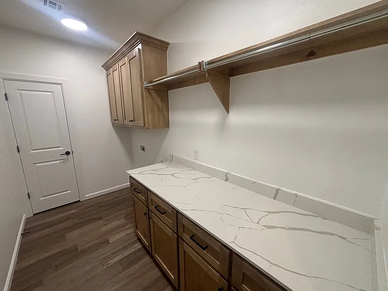 1900 Inglenook Dr — Photo 20