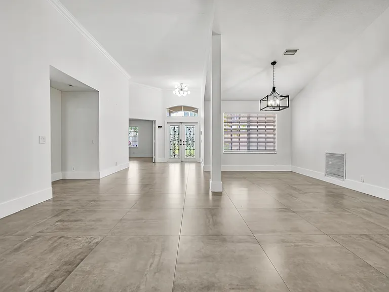 2559 Jardin Ln — Photo 11