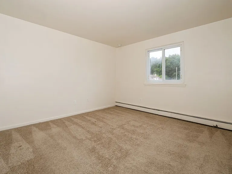 Hopewell Gardens Apartments — Photo 15