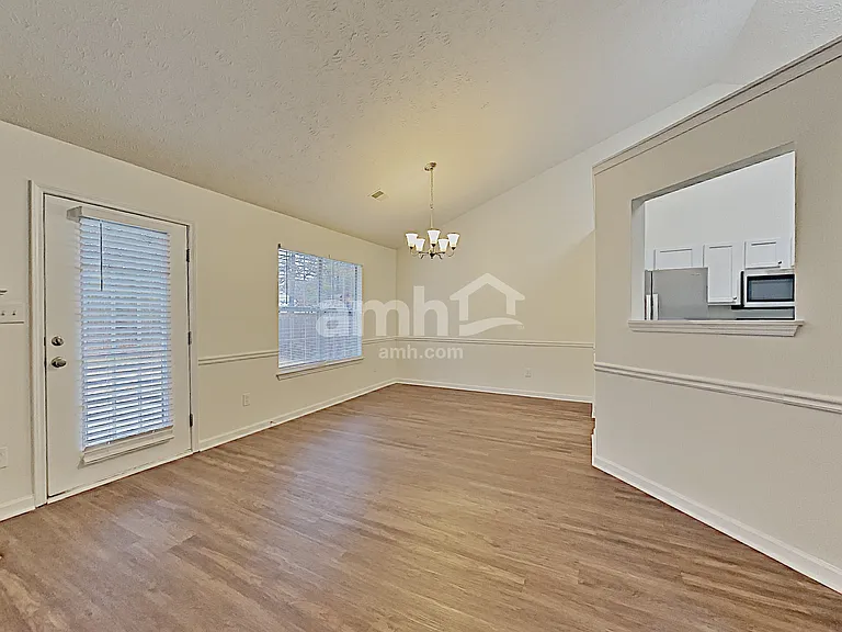 2462 Heatherton Ct — Photo 5