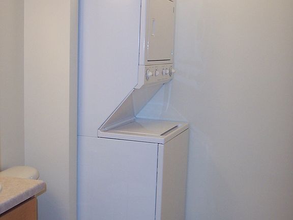 4th image of 527 Kozarek Ave APT 2