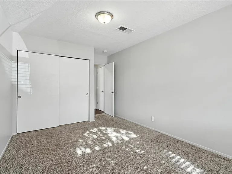 7901 Cockatoo Ln NE — Photo 15
