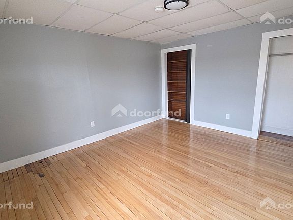 3rd image of 224 Main St #8