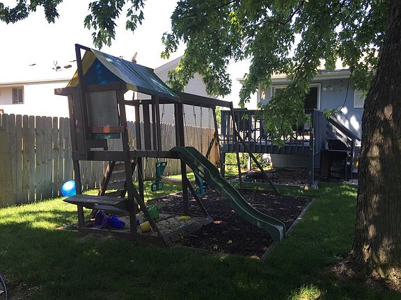 5th image of 5608 S 82nd St