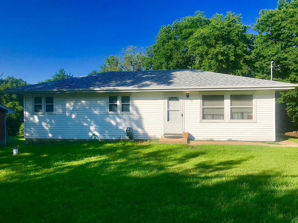 2nd image of 5 Delores Dr