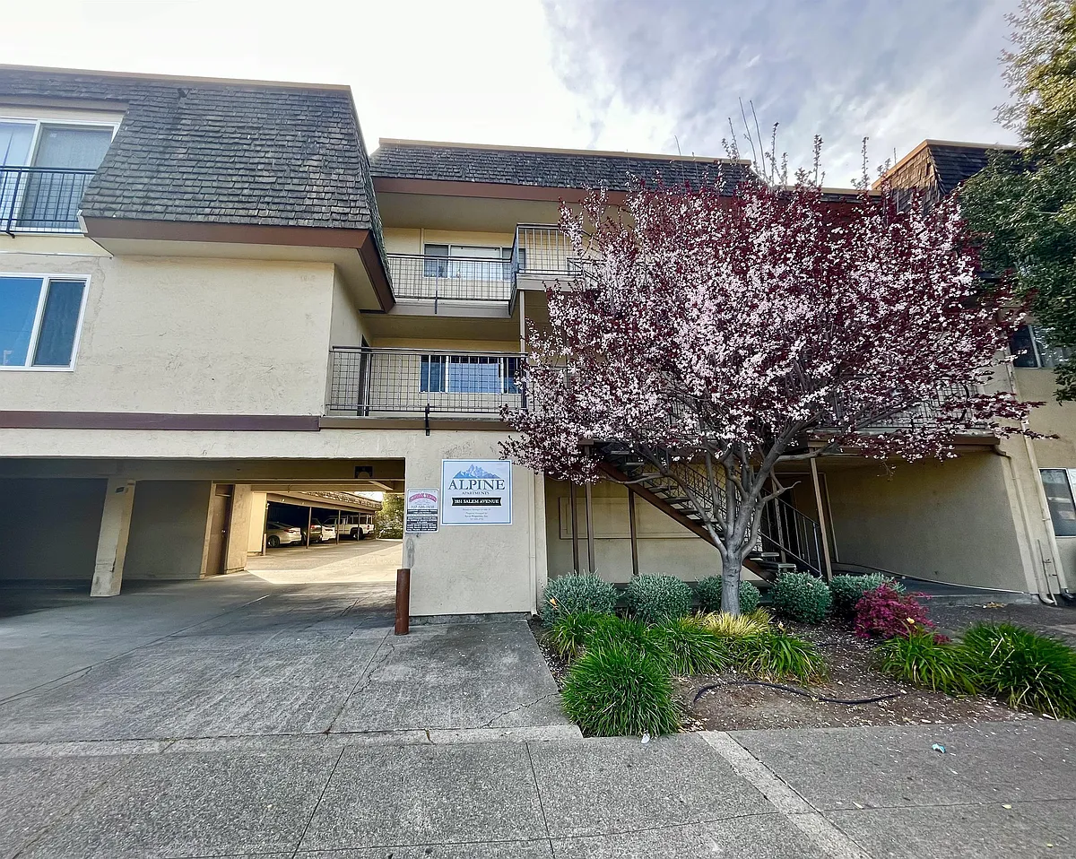Building Photo - Alpine Apartments