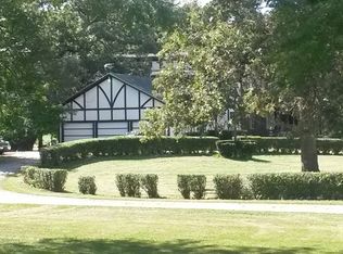 39W140 Freeman Rd, Gilberts, IL 60136