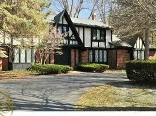 31050 Oakleaf Ln, Franklin, MI 48025