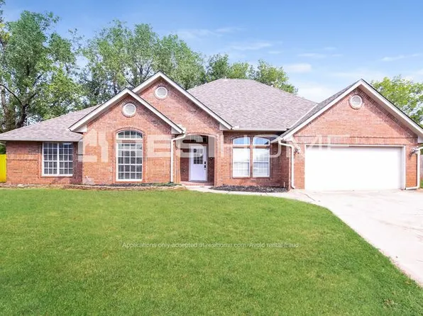 504 Julies Trail Cir, Edmond, OK 73012