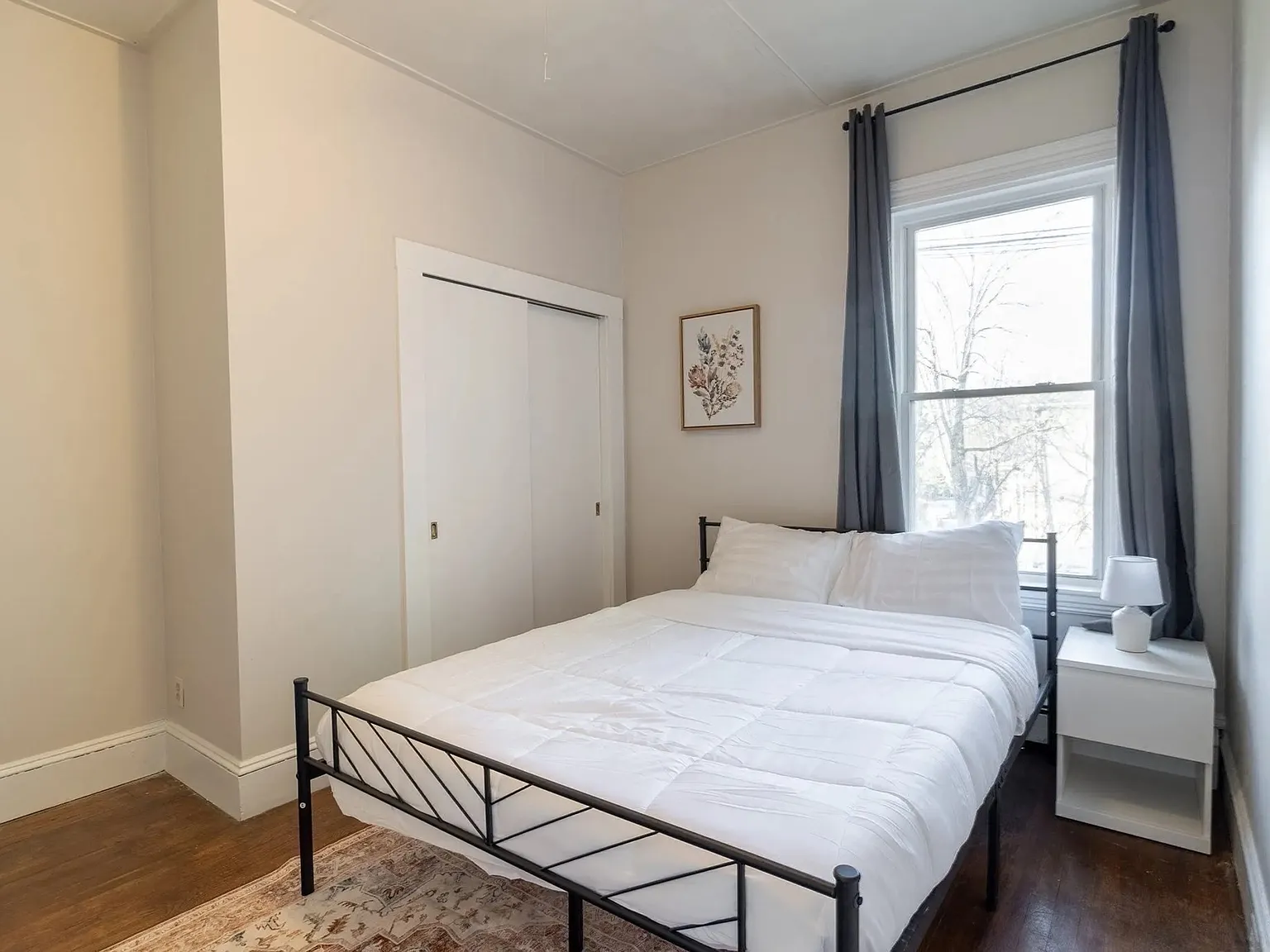 2 bed, 950 sqft, $3,300 — Photo 3