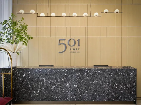 121 NE 5th St, Miami, FL