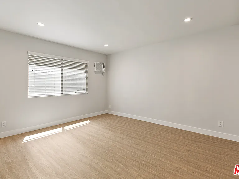 3314 Mentone Ave #8 — Photo 5