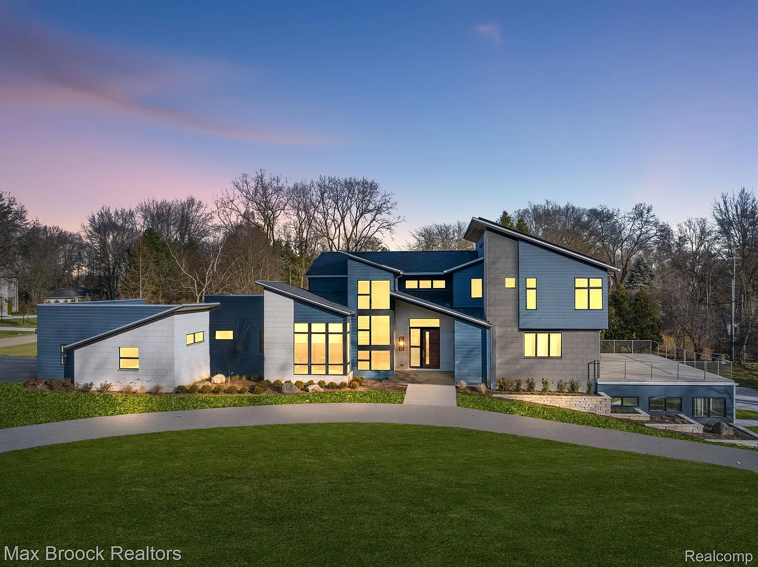 6023 Indianwood Trl photo 1