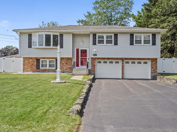11 Driftwood Drive, Albany, NY 12205