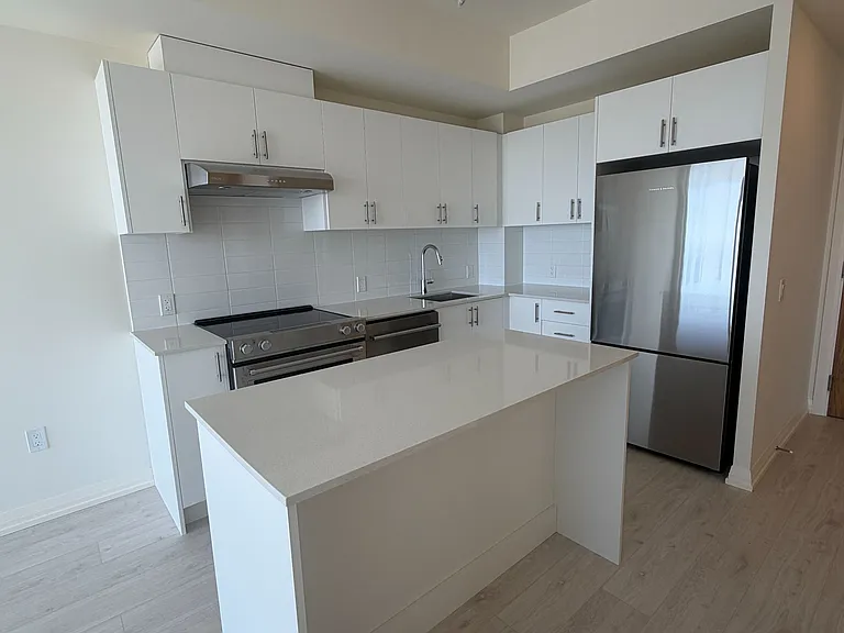 27 Korda Gate #1408 — Photo 12