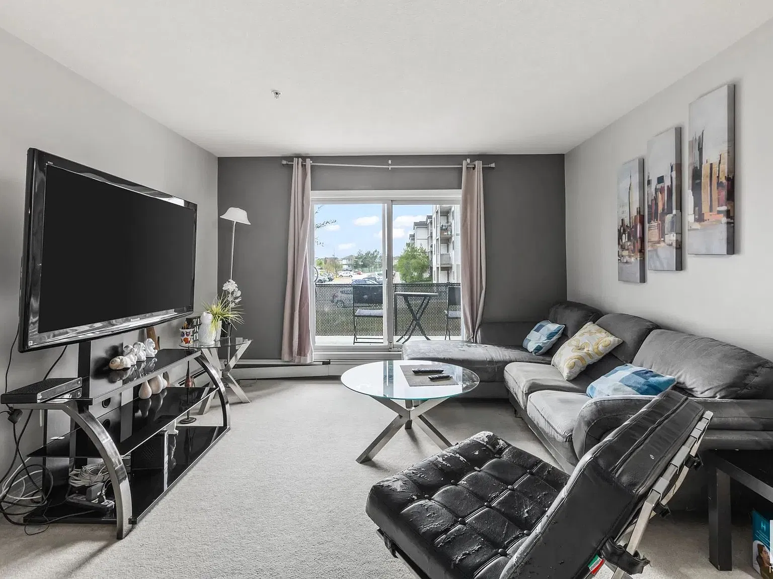 2 Bed 2 Bath Furnished Fort Gardens Fort Sask — Photo 2