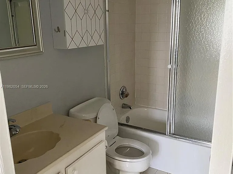 802 NE 26th Ave #802 — Photo 8