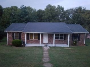 233 Meadow Dr, Gordonsville, TN 38563