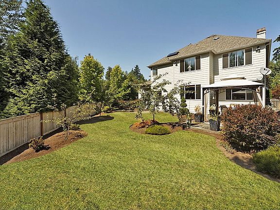 3rd image of 20557 NE 33rd Ct