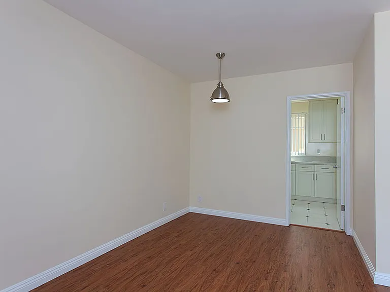 255 S Madison Ave — Photo 7