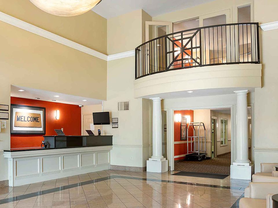 Lobby and Guest Check-in