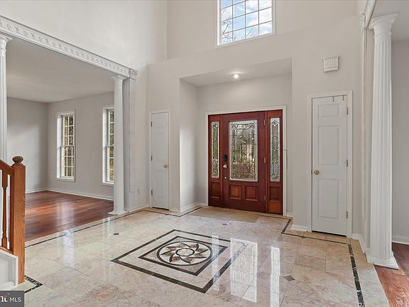 5th image of 2659 Military Rd